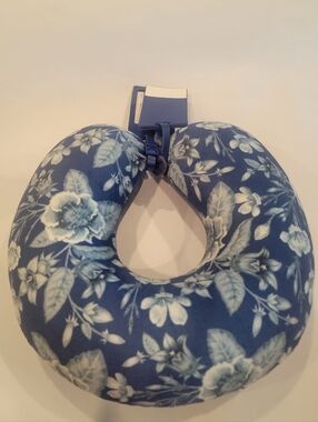 Ellen Tracy Navy and White Floral Travel Neck Pillow